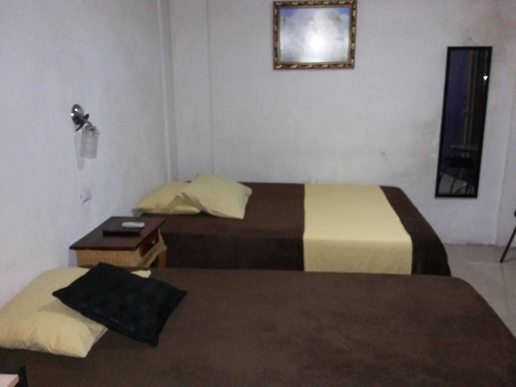 Cabinas Madeleine Пунтаренас Екстериор снимка